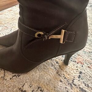 Worthington Dark Brown leather upper Ankle Boots w/Gold Accent